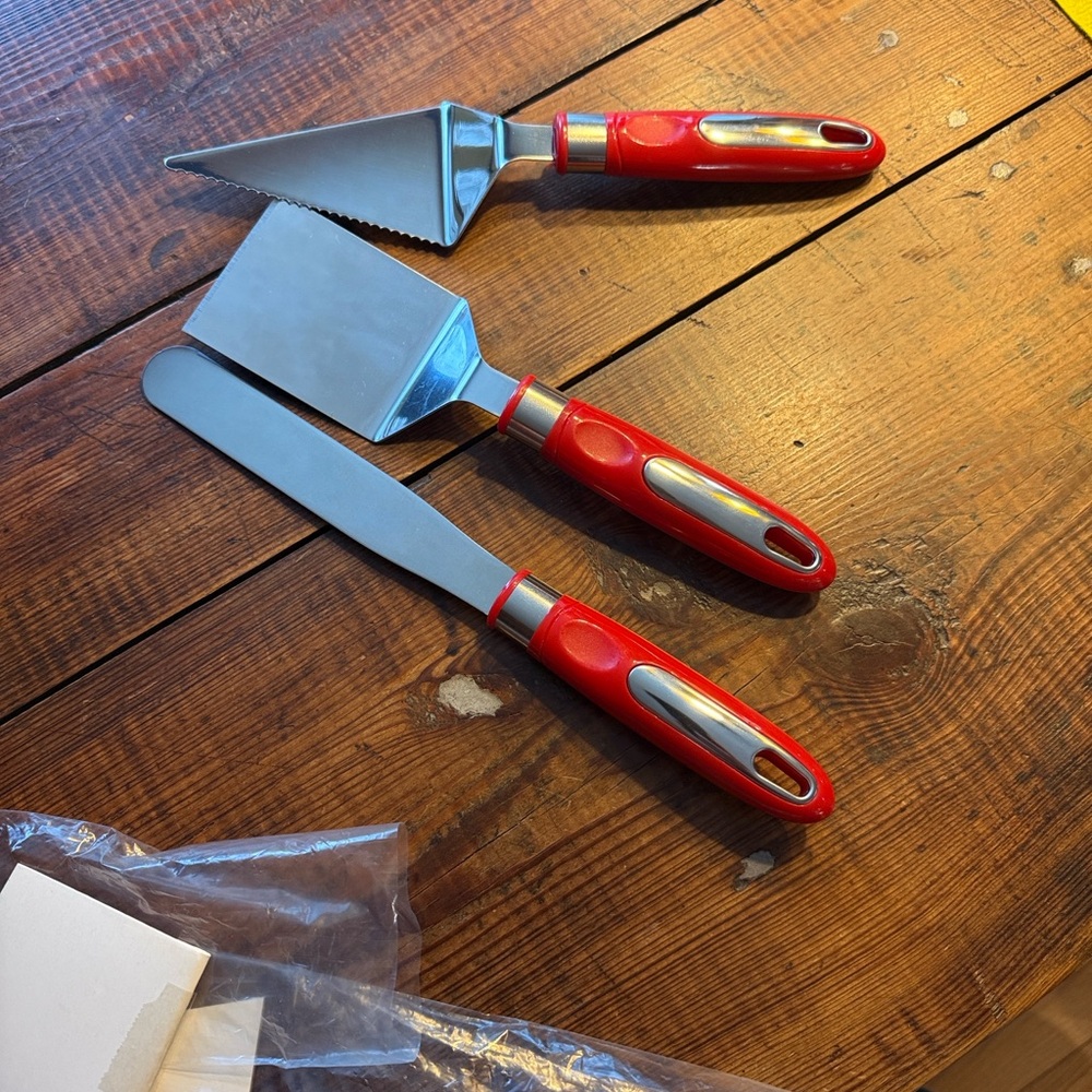 New Red Cake Server and Spatula Set